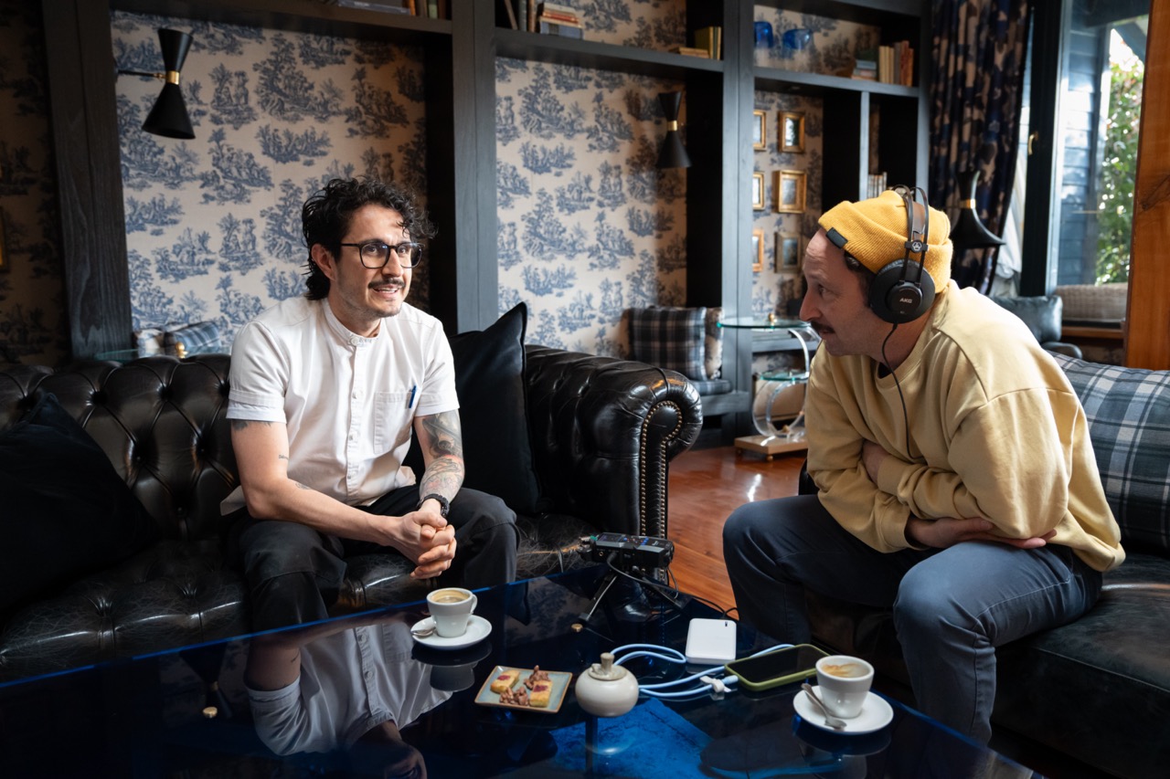 Duván Ochoa durante la grabación del podcast en el Hotel Las Balsas