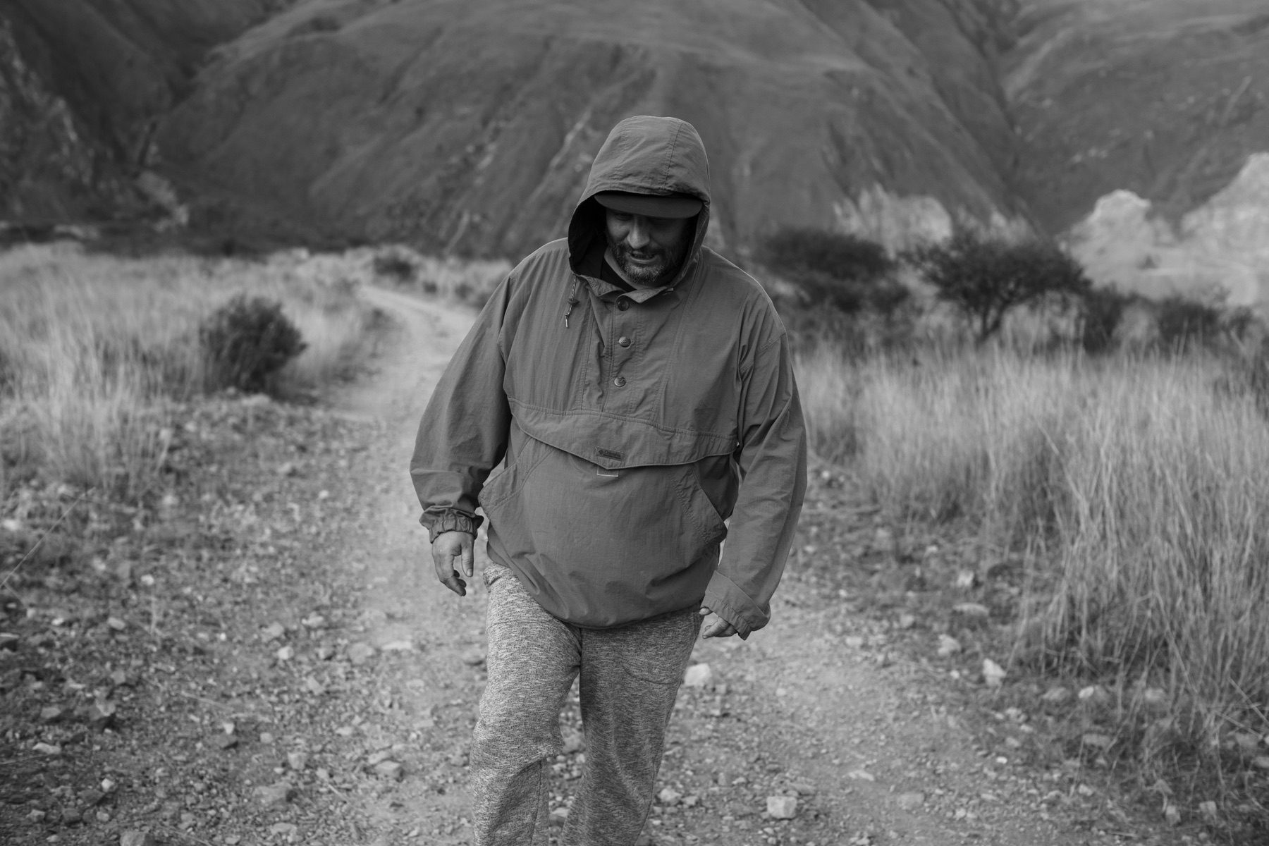 Juani camina por la puna